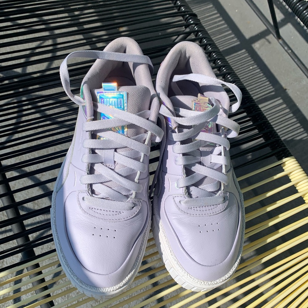 Super cute puma runners